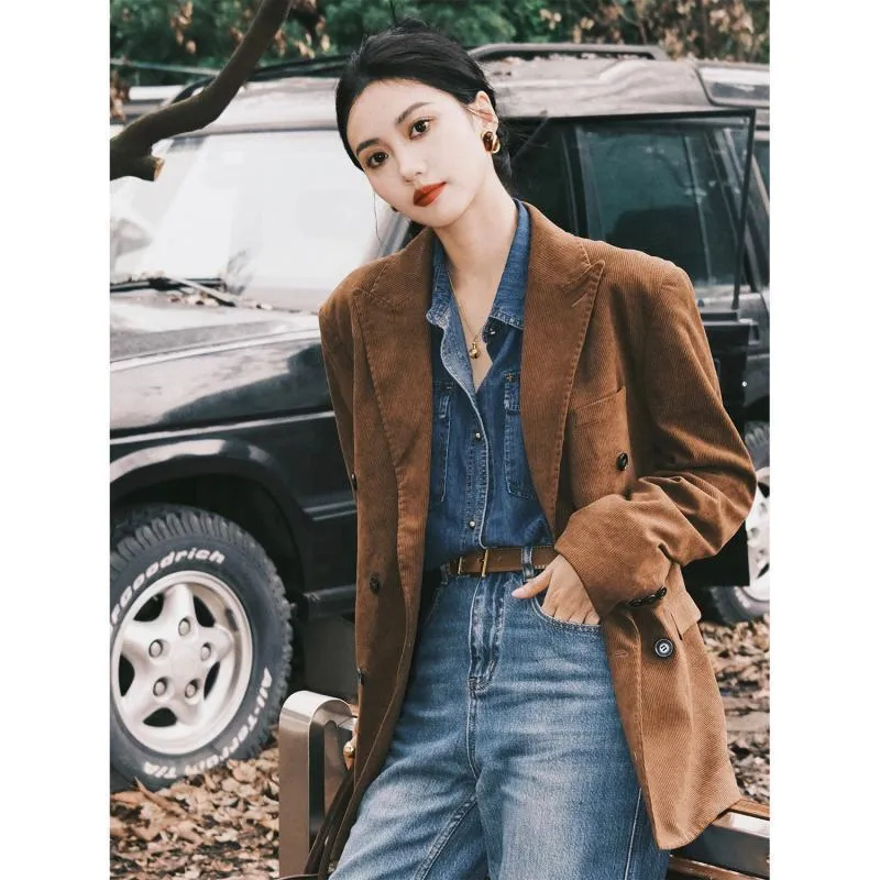 Amozae suit Retro Elegant Hong Kong Style Design Suit Collar Loose Corduroy Suit Jacket Women's Mid-Length 2024 Spring