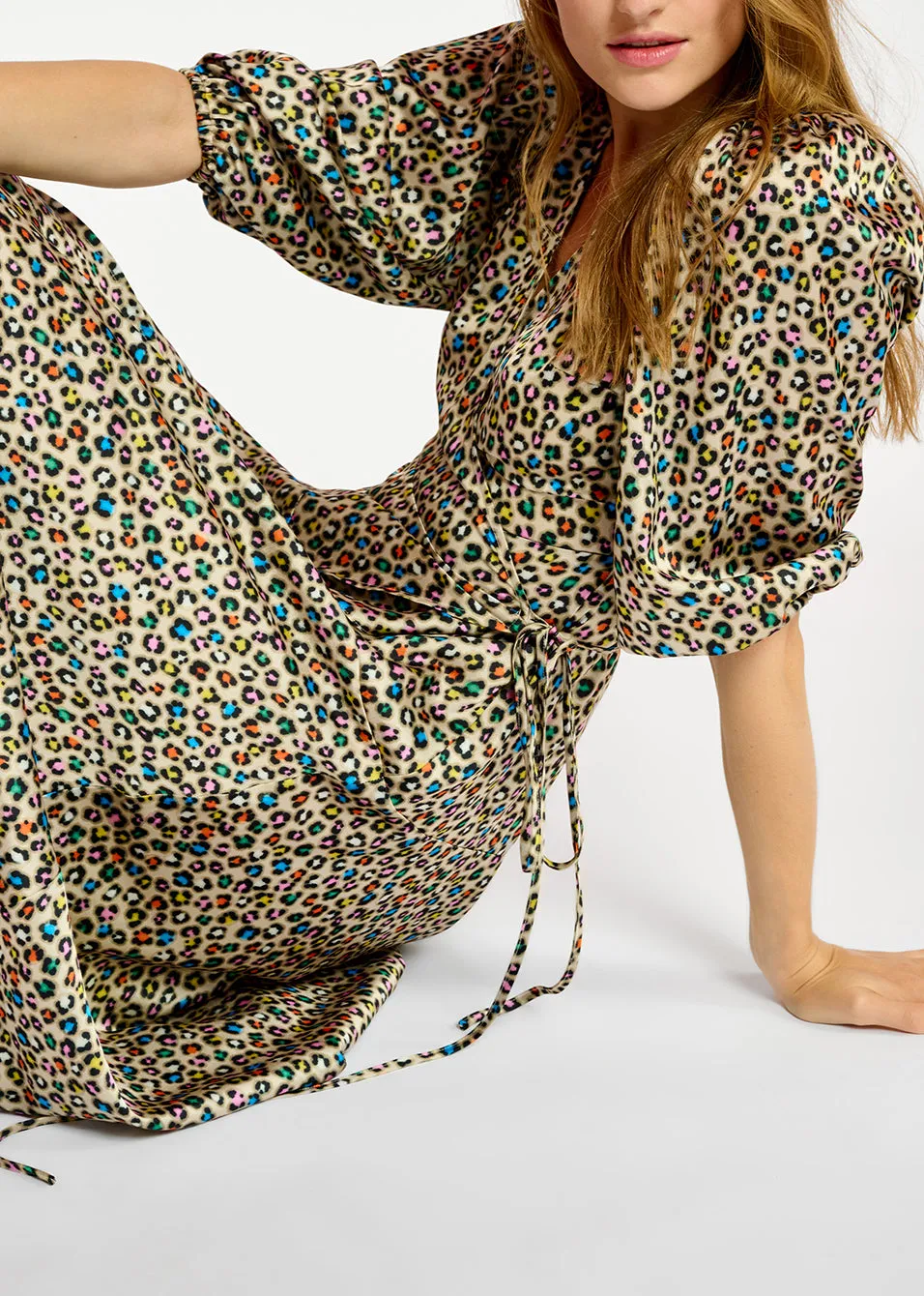 Beige midi-length wrap dress with multicolor leopard print