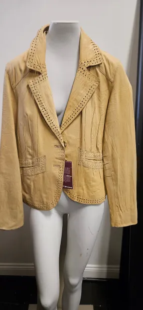 Button front leather jacket, front pockets, semi-fitted