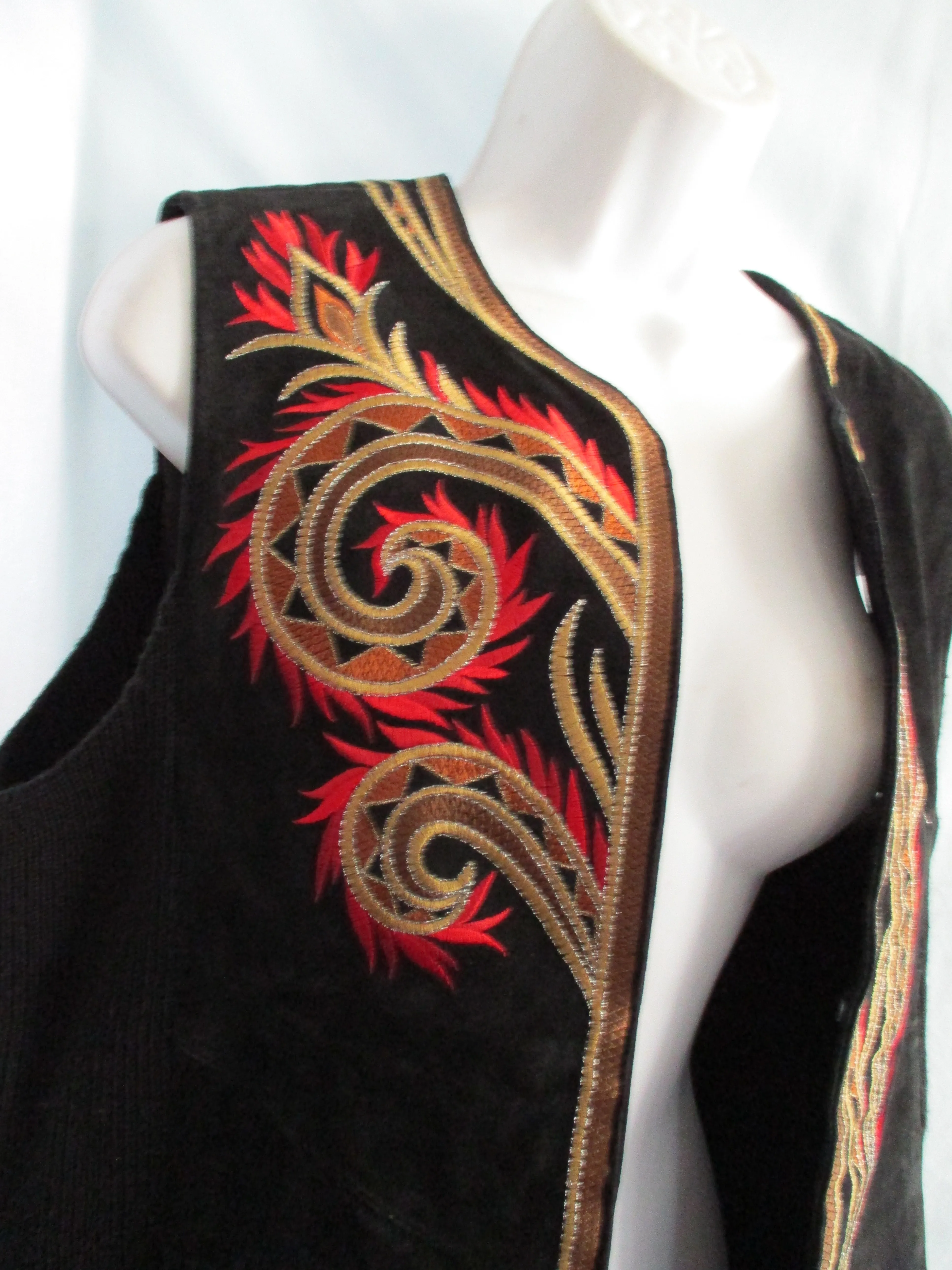 NEW BOB MACKIE WEARABLE ART LEATHER Embroidered VEST S Boho Hippie Western BLACK