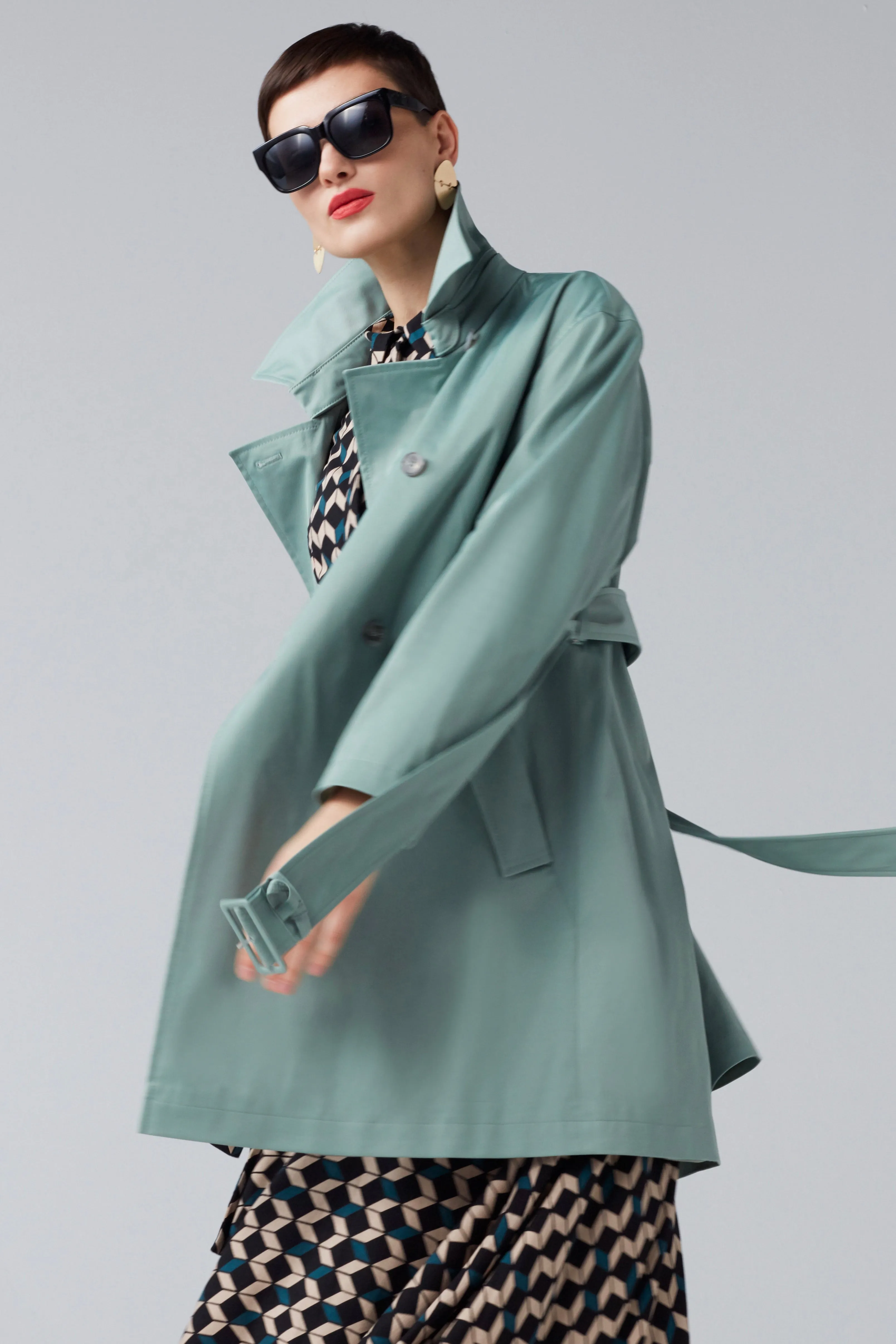 SHORT COTTON BLEND TRENCH COAT IN MINT
